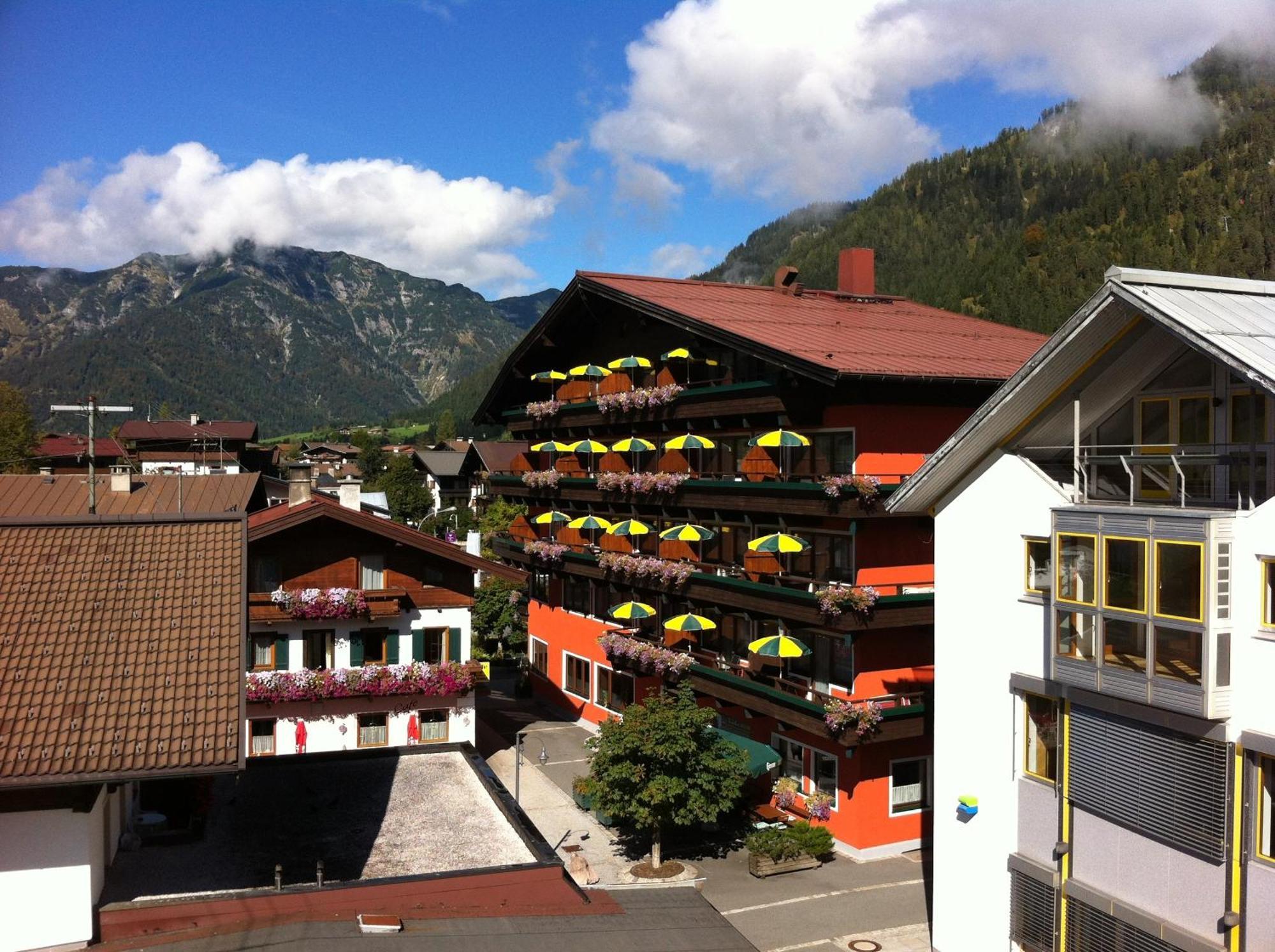 Hotel Tiroler Adler - Bed And Breakfast Waidring Exterior foto