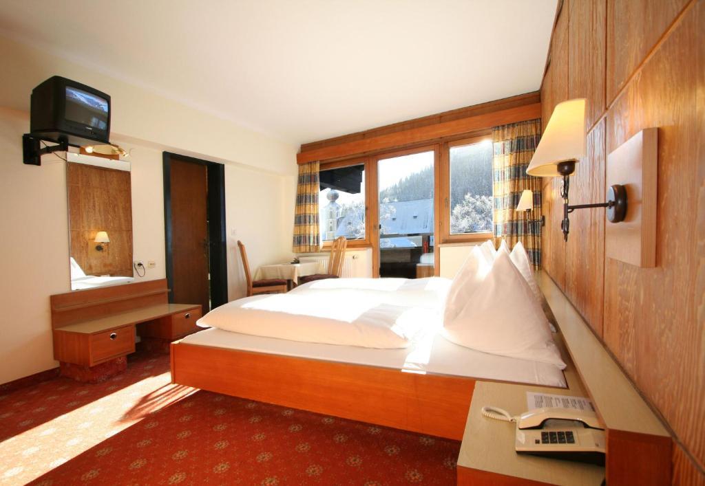 Hotel Tiroler Adler - Bed And Breakfast Waidring Cameră foto